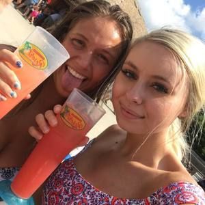 Meet your Posher, Brooke